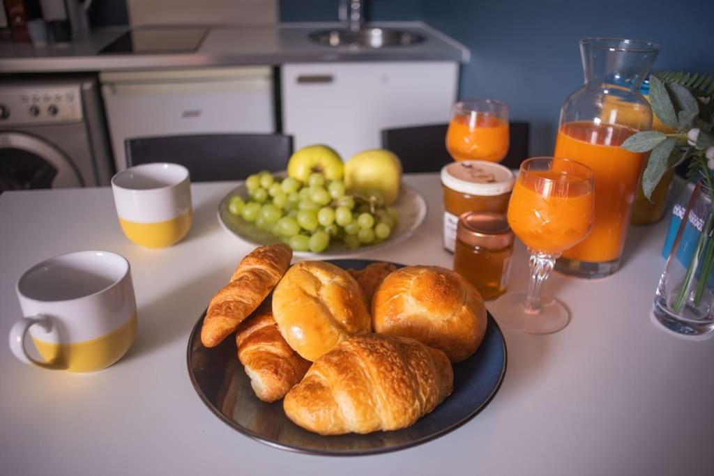 T2 Cosy & Moderne Avec Parking Prive Gratuit A 빌뢰르반 외부 사진