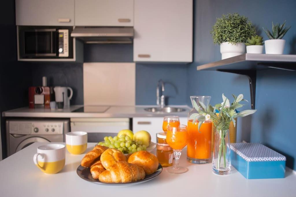 T2 Cosy & Moderne Avec Parking Prive Gratuit A 빌뢰르반 외부 사진